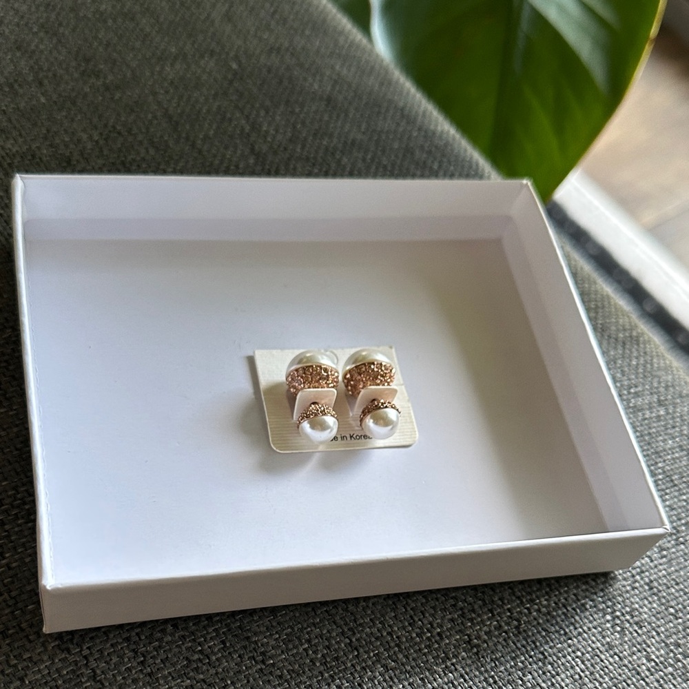 Elegant Gold and White Earrings